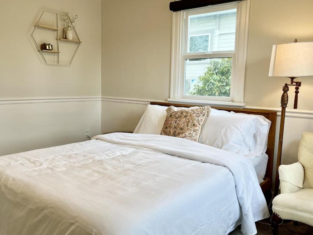 Modern 2 Bedroom Farmhouse Cottage With Hot Tub In Snohomish Εξωτερικό φωτογραφία
